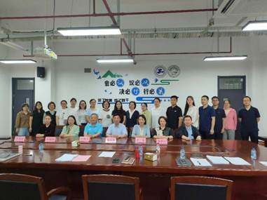 一群人在餐厅里

AI 生成的内容可能不正确。